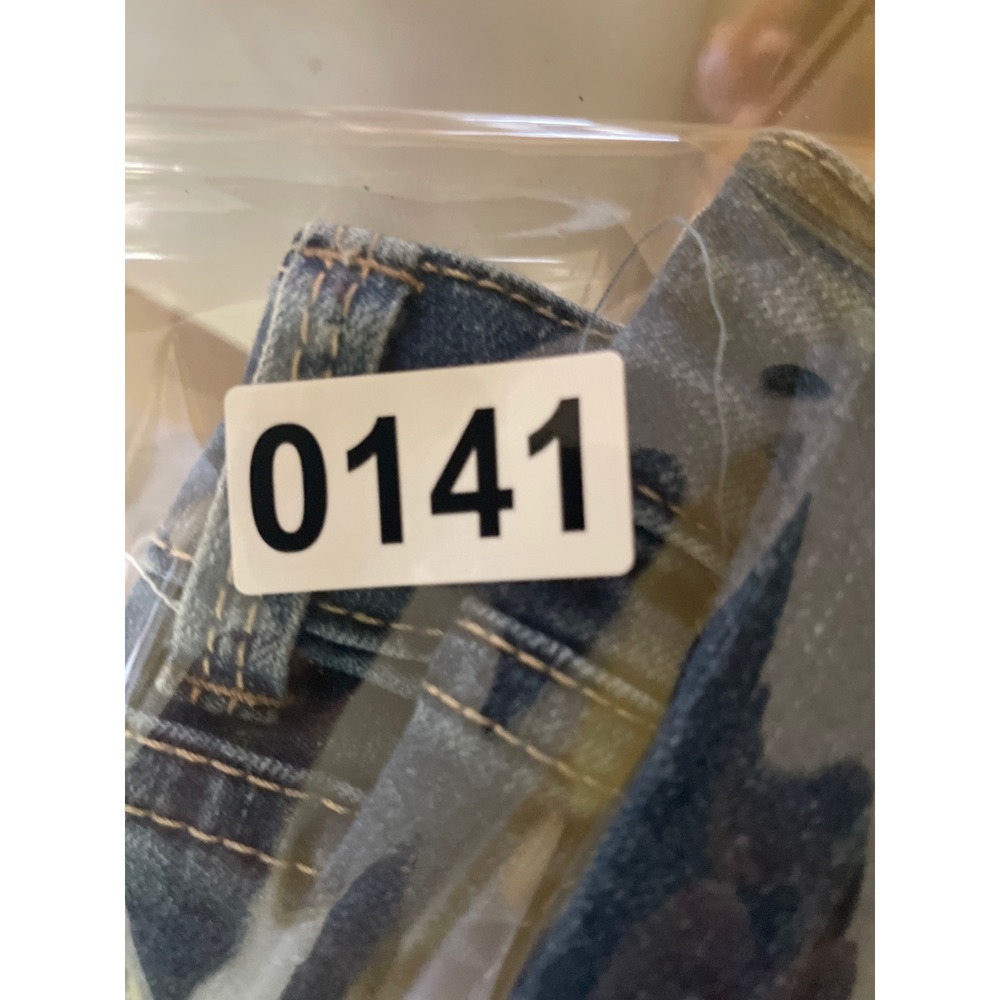 SO Distressed Denim Jeans Women's Frayed Hem Button Fly Dark Wash Blue Size 10 - Picture 6 of 6